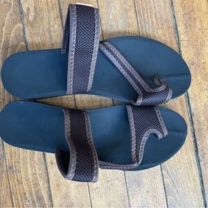 Toe Ring Sandals Brown/Black Size 9
